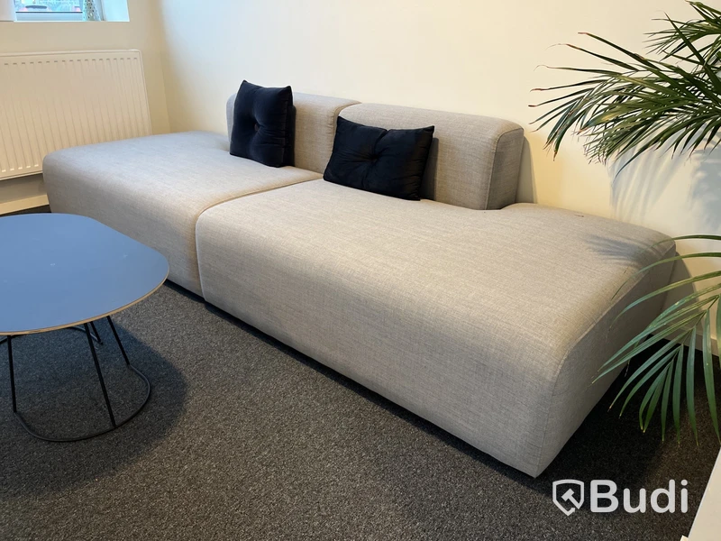 Modulsoffa HAY samt bord Muuto