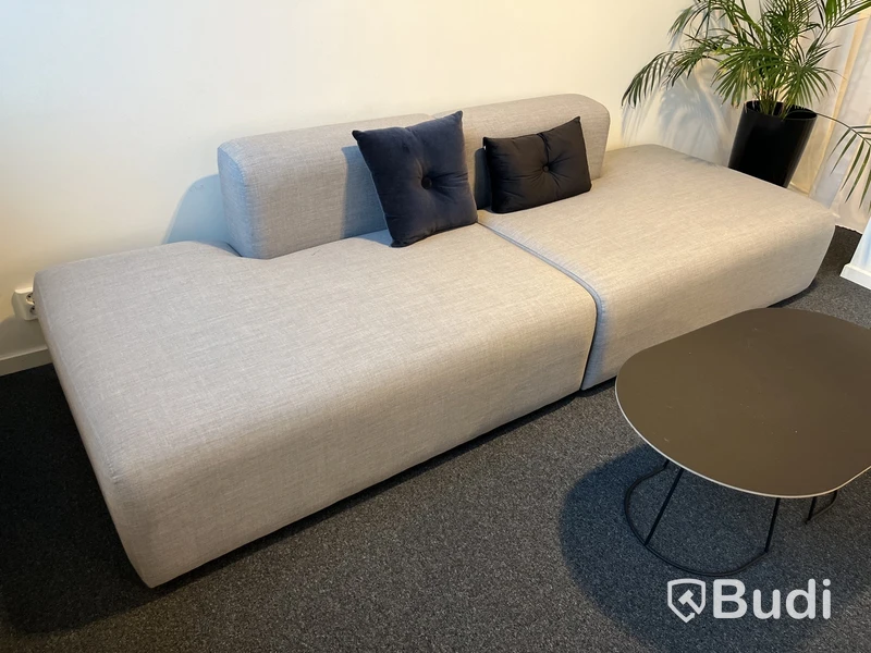 Modulsoffa HAY samt bord Muuto