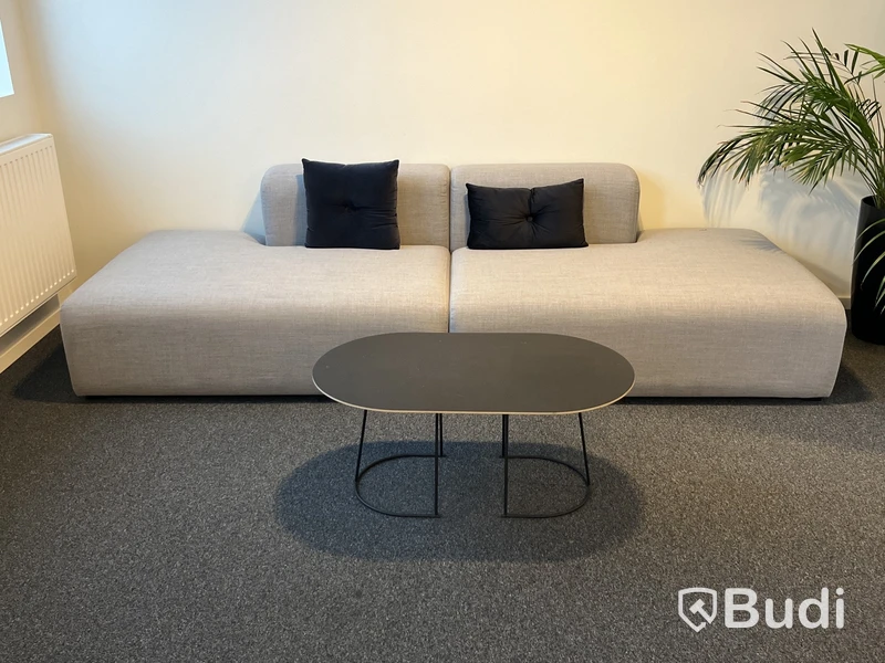 Modulsoffa HAY samt bord Muuto