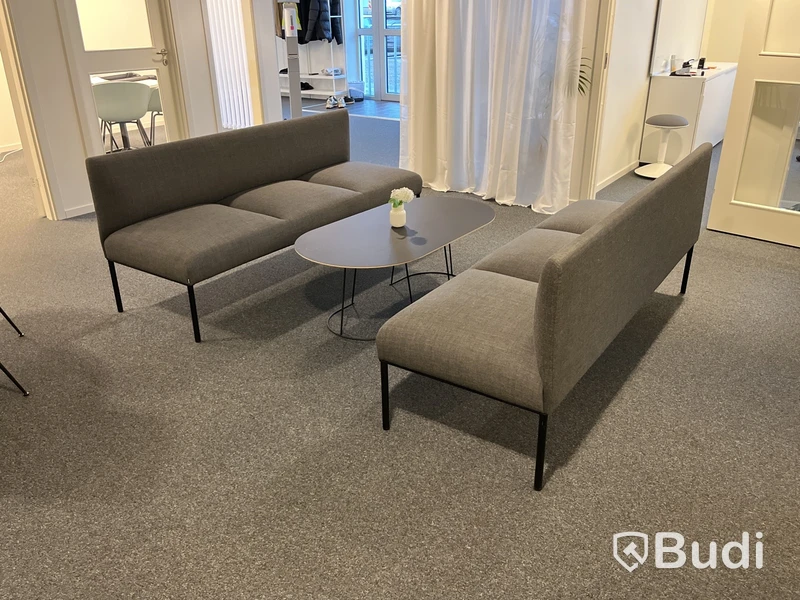 2 st soffor Martela samt bord Muuto