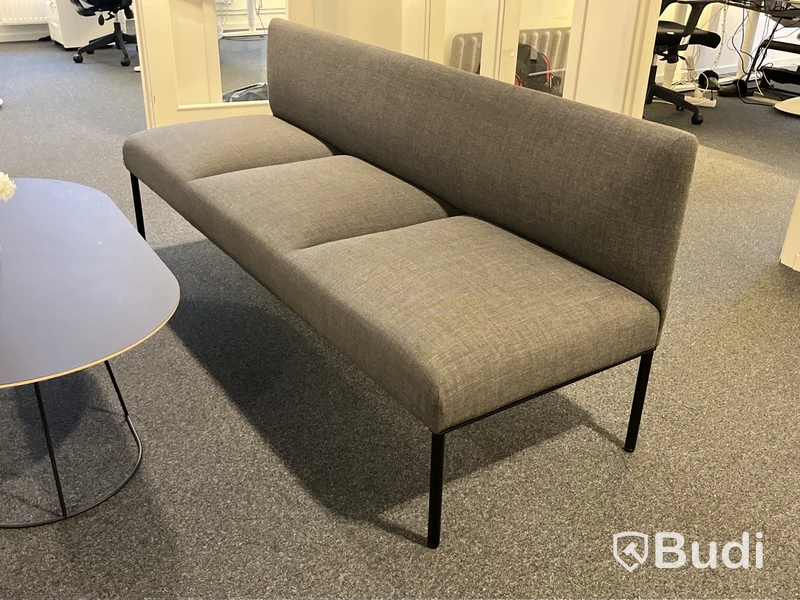 2 st soffor Martela samt bord Muuto