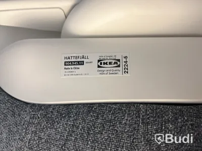 Höj- och sänkbart skrivbord med hurts och kontorsstol