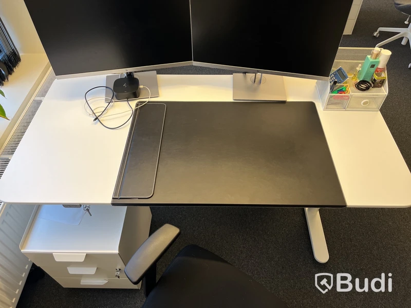 Höj- och sänkbart skrivbord med kontorsstol Lotus