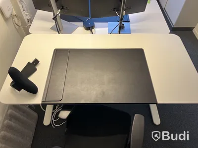 Höj- och sänkbart skrivbord med kontorsstol Lotus