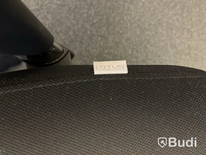 Höj- och sänkbart skrivbord med kontorsstol Lotus