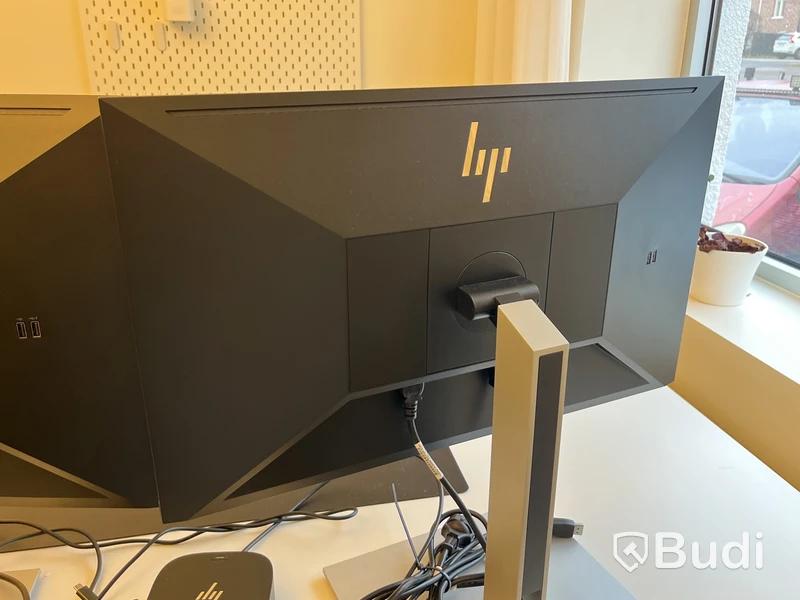 2 st skärmar 27", HP E27 G4 samt dockstation HP DisplayLink 4K-dock