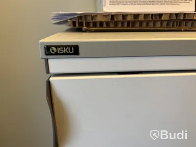 Skåp ISKU, två dörrar
