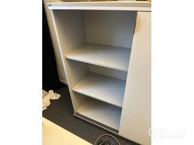 Skåp ISKU, två dörrar