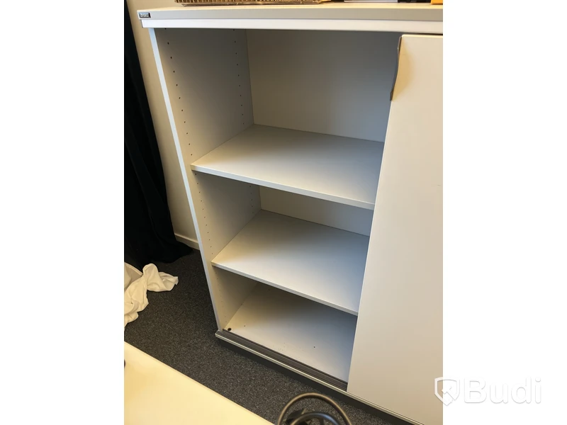 Skåp ISKU, två dörrar