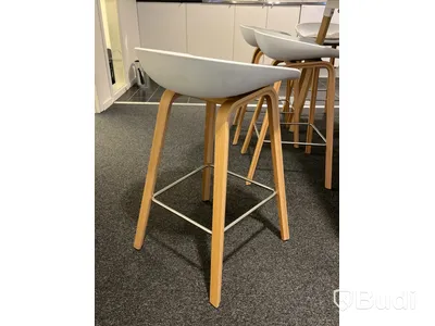 Barbord Martela med 8 st barstol HAY About A Stool