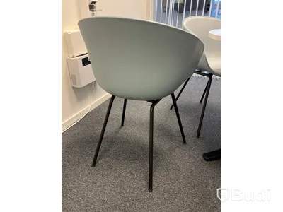 Runt bord med 4 stolar HAY About A Chair