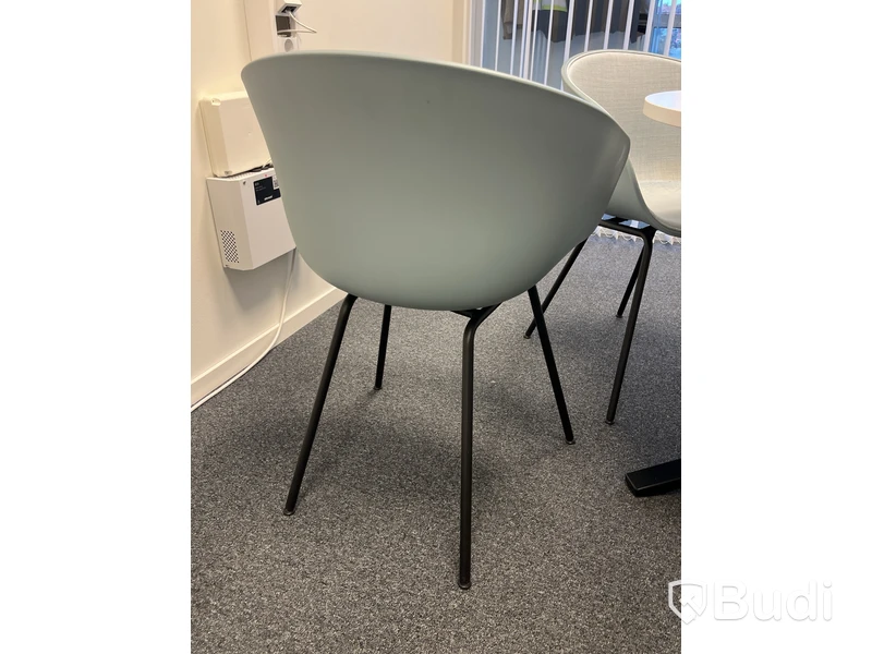 Runt bord med 4 stolar HAY About A Chair