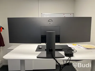 Välvd skärm, 49", Dell U4919DW samt HP dockningsstation