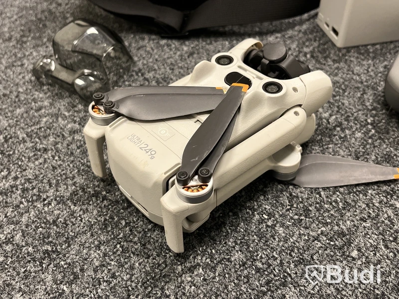 Drönare DJI Mini 4 Pro, Ultra Light 249 g, inkl. fjärrkontroll, batterier och väska