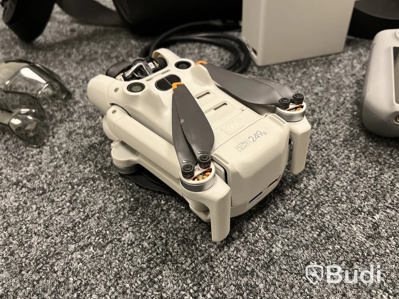 Drönare DJI Mini 4 Pro, Ultra Light 249 g, inkl. fjärrkontroll, batterier och väska