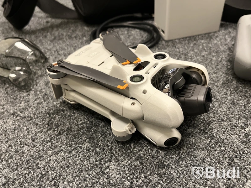 Drönare DJI Mini 4 Pro, Ultra Light 249 g, inkl. fjärrkontroll, batterier och väska