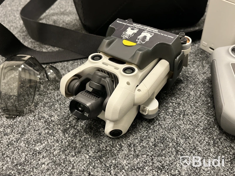 Drönare DJI Mini 4 Pro, Ultra Light 249 g, inkl. fjärrkontroll, batterier och väska