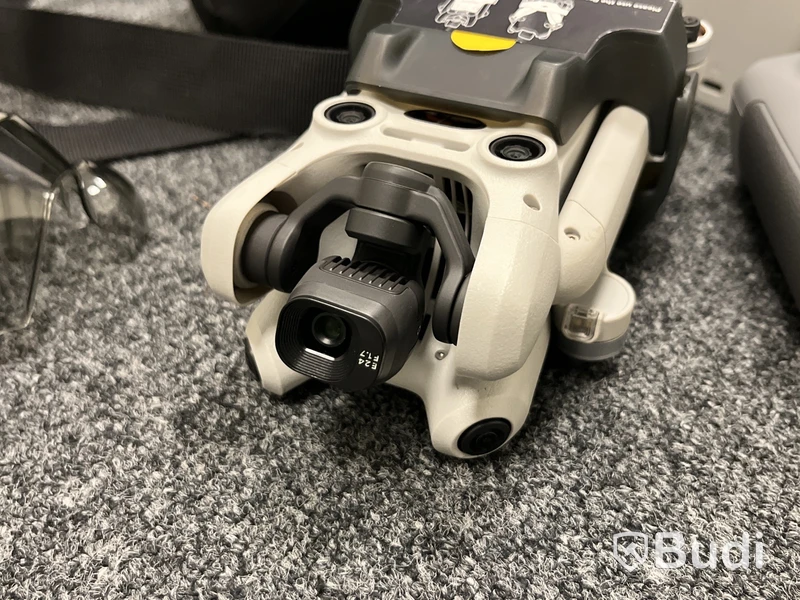 Drönare DJI Mini 4 Pro, Ultra Light 249 g, inkl. fjärrkontroll, batterier och väska