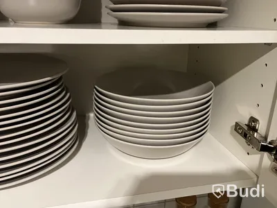 Diverse husgeråd, porslin och glas