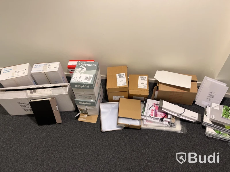 Samling kontors och förbrukningsmaterial, Leitz laminator, papper, kuvert m.m.