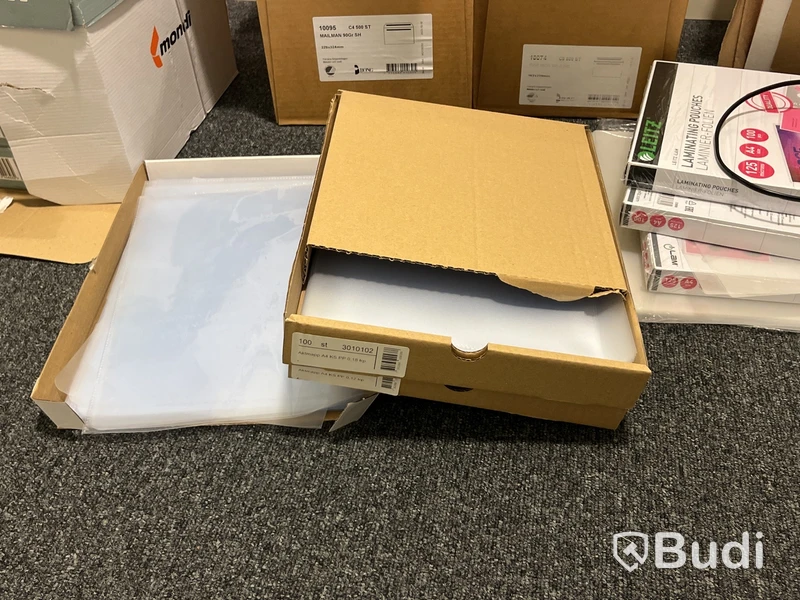 Samling kontors och förbrukningsmaterial, Leitz laminator, papper, kuvert m.m.