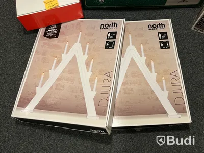 Diverse julpynt - Julgran North Light samt stakar och lampor