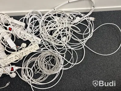 Förlängningssladdar, grenkontakter samt nätverkssladd