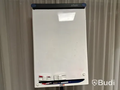 Whiteboard tavla på hjul