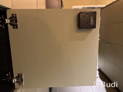 Förvaringsskåp med batteridrivna lås, EFG