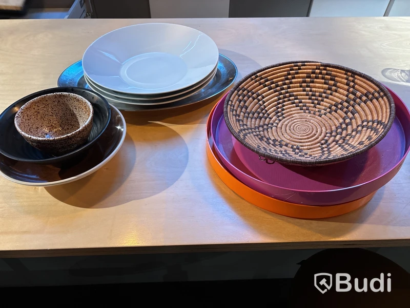 Parti med diverse serveringsfat