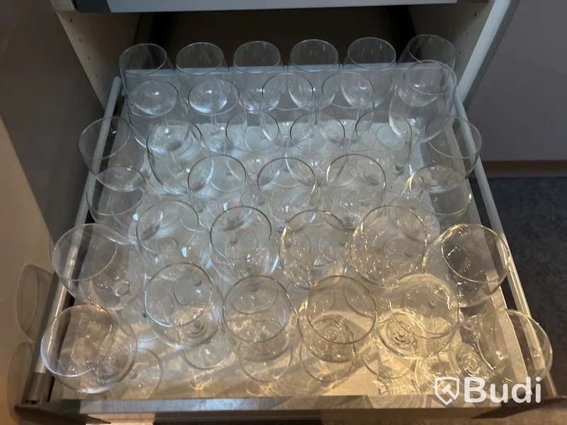 Parti med diverse glas