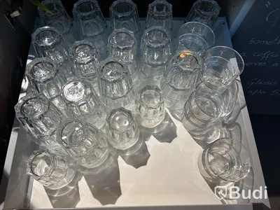 Parti med diverse glas