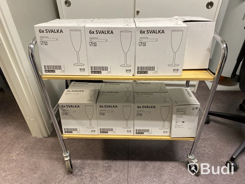 Rullvagn inkl. 14 st. paket glas Ikea, Svalka