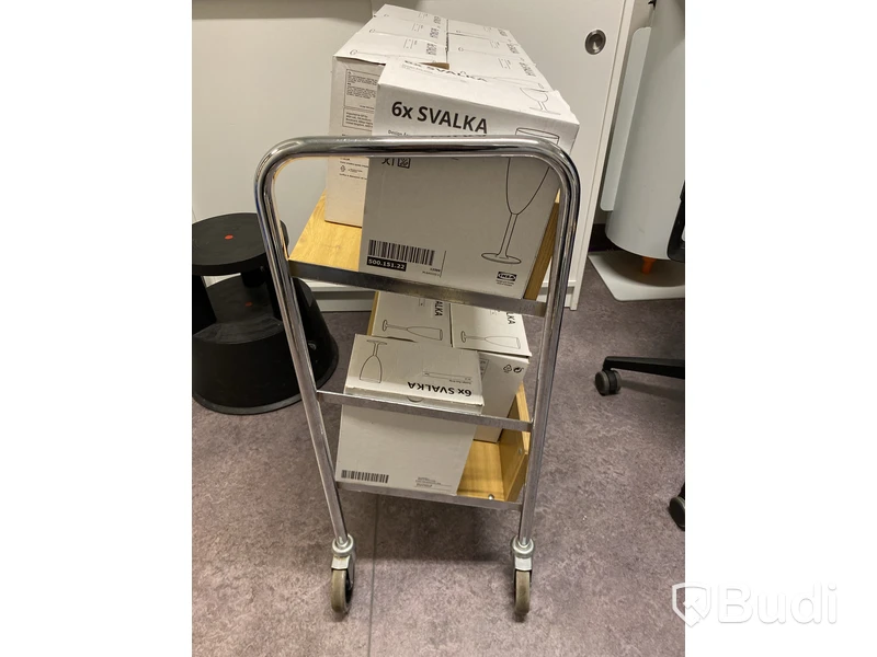 Rullvagn inkl. 14 st. paket glas Ikea, Svalka