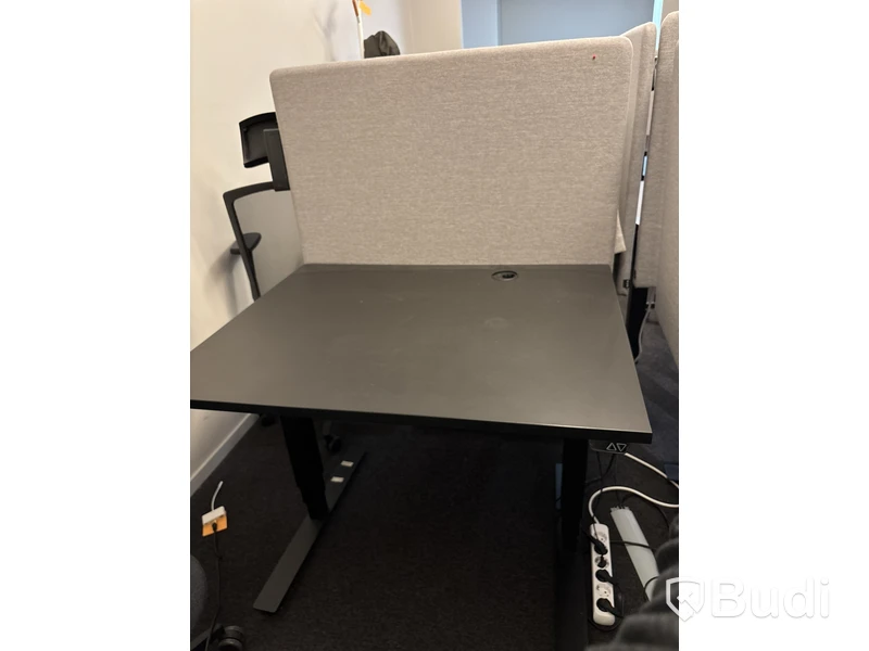 Höj och sänkbart skrivbord, EFG