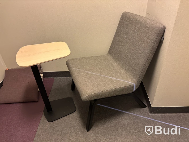 Fåtölj och bord, EFG