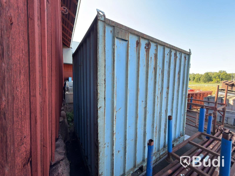 8-foot site container with contents