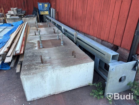 Skyltställ med fundament