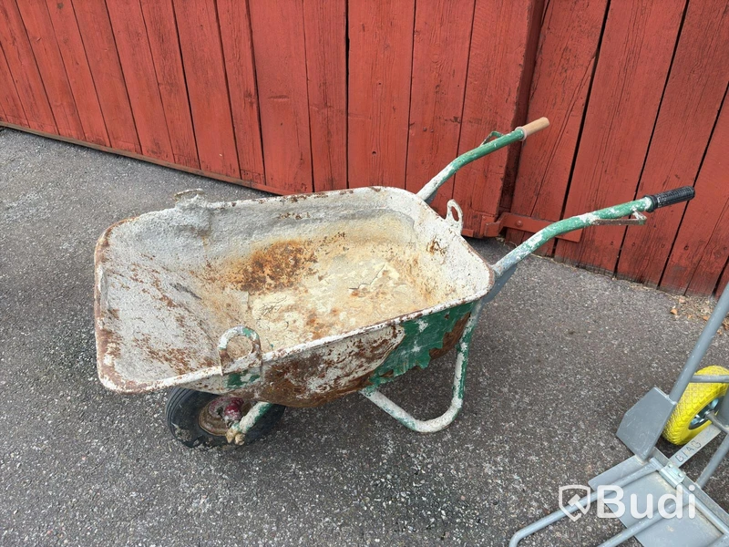 Wheelbarrow & hand trucks