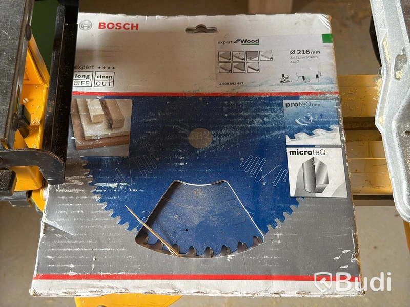 Kap- och gersåg DeWalt DWS777-QS med sågbord DE7033