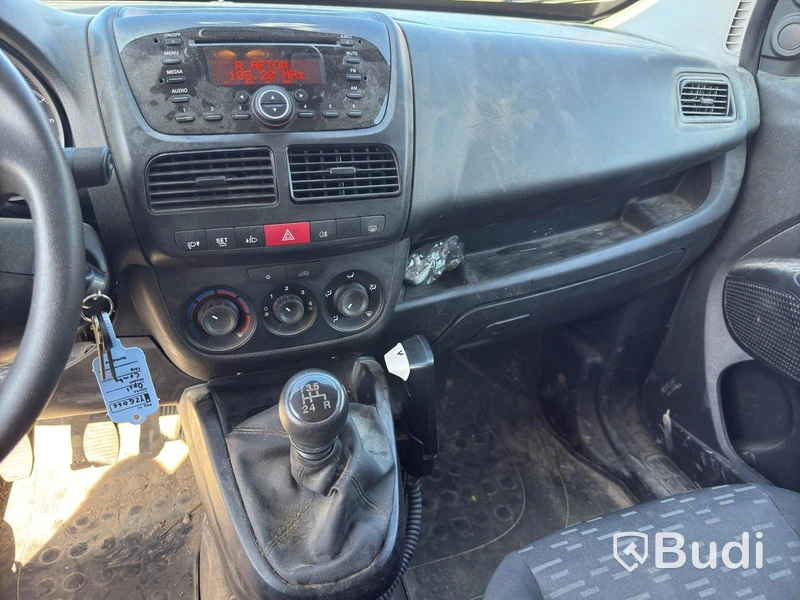 Opel Combo 1.4 | 80,360 km | 2017 | Van racking