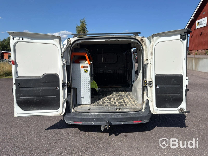 Opel Combo 1.4 | 80,360 km | 2017 | Van racking