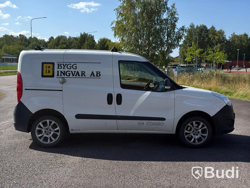 Opel Combo 1.4 | 80,360 km | 2017 | Van racking