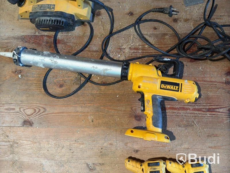 14 st elhandmaskiner Dewalt