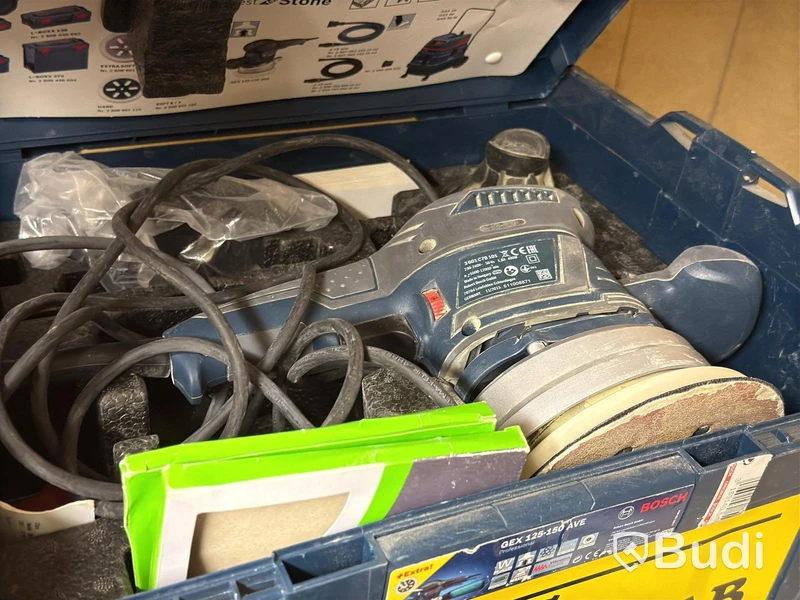 Verktygsförråd med allt innehåll