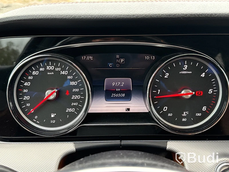Mercedes-Benz E 220 T d 4MATIC | 26560 mil | 194 hk | 2017