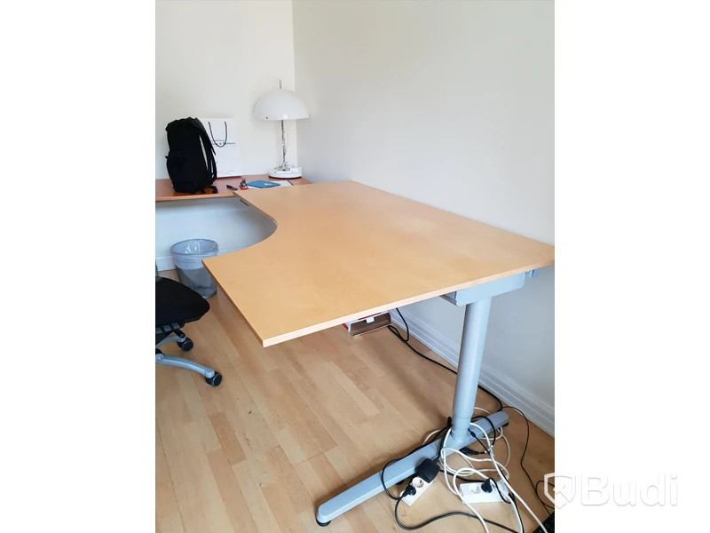 Höj och sänkbart skrivbord 1600 x 800mm med sväng