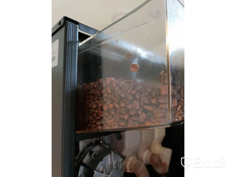 Coffee Queen Cqube MF 13 Kaffemaskin gör kaffe av bönor,  choklad samt kallt och kolsyrat vatten