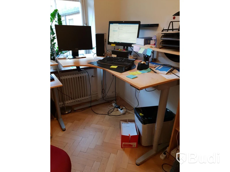 Höj och sänkbart skrivbord 1600 x 800mm med sväng