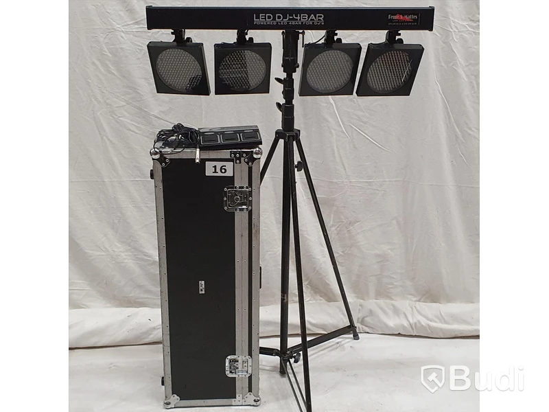 DJ-4 LEDbar – Inklusive flightcase och kontroller. OBS: Stativ ingår ej!